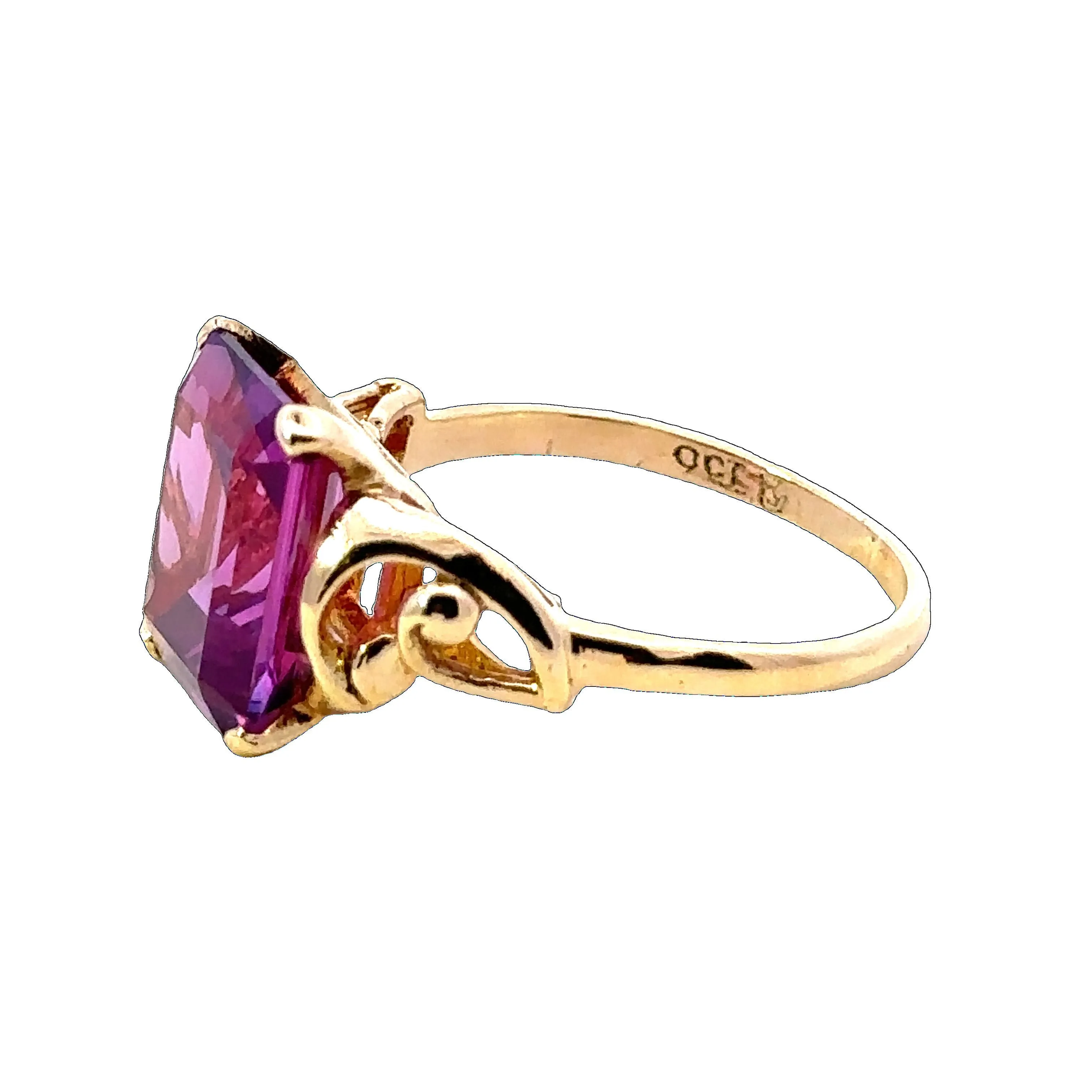 9ct Yellow Gold single stone Synthetic Sapphire Ring