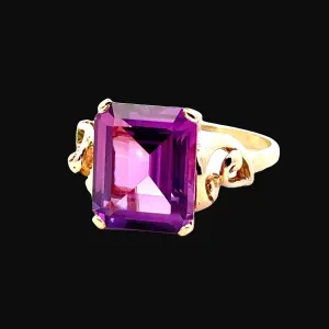 9ct Yellow Gold single stone Synthetic Sapphire Ring