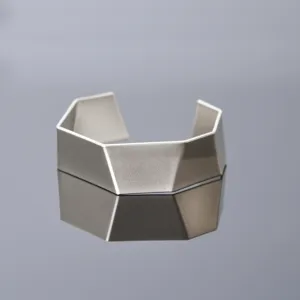 Kiri Bangle