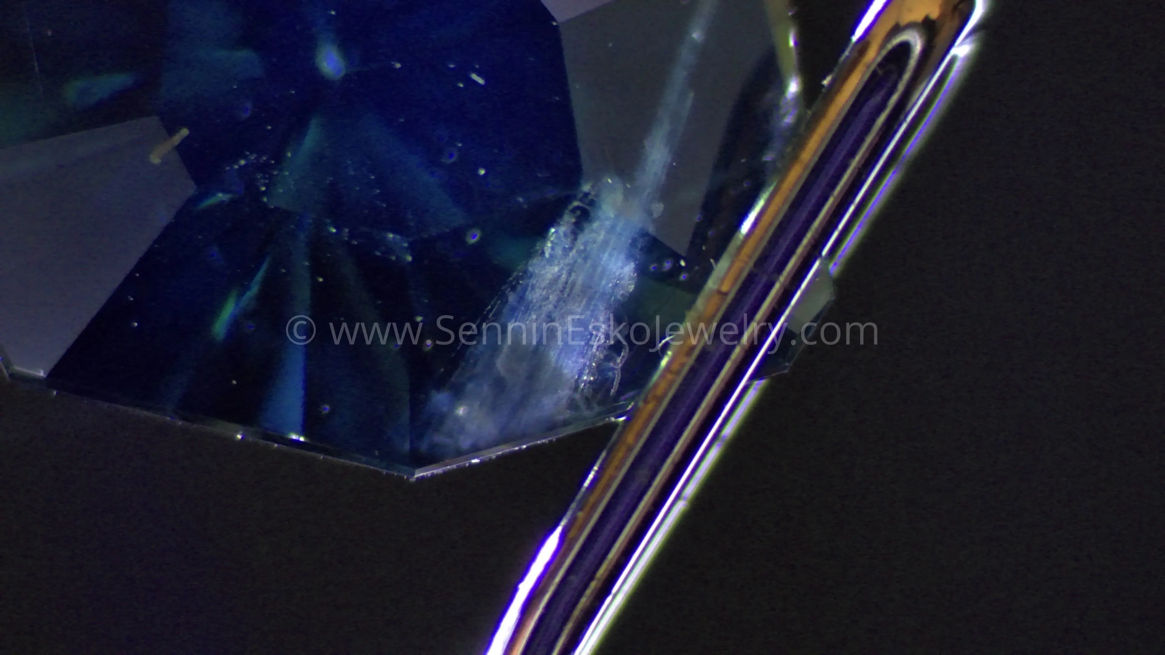 Teal Sapphire Shield - 1.36carats, Freeform Cut - 7.3x6.4mm